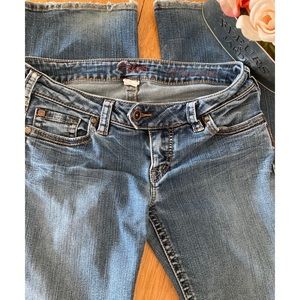 Silver Tuesday Flare Jeans Size 30/33